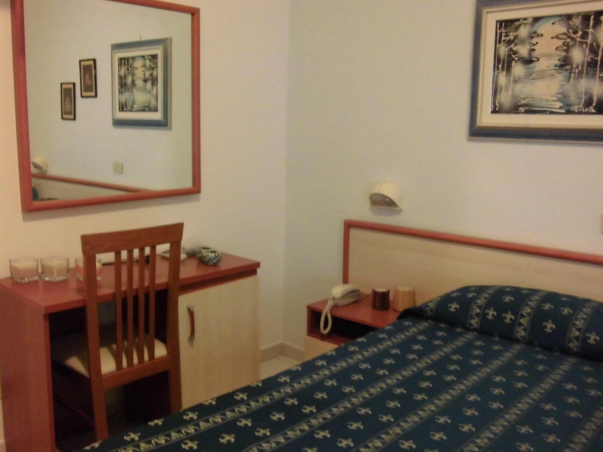 Hotel Europa Park Lido di Spina Eksteriør billede